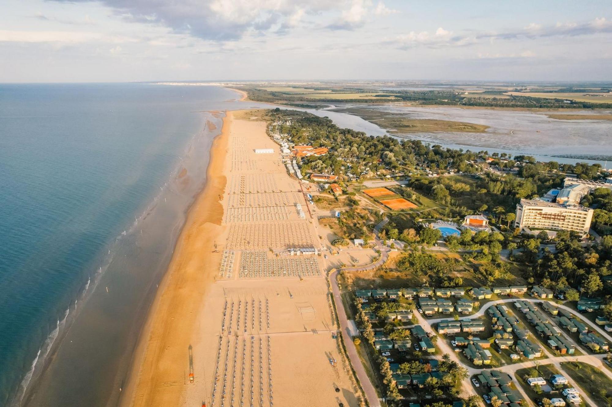 Beautiful Apartment Close To Bibione Beach - Beahost Buitenkant foto